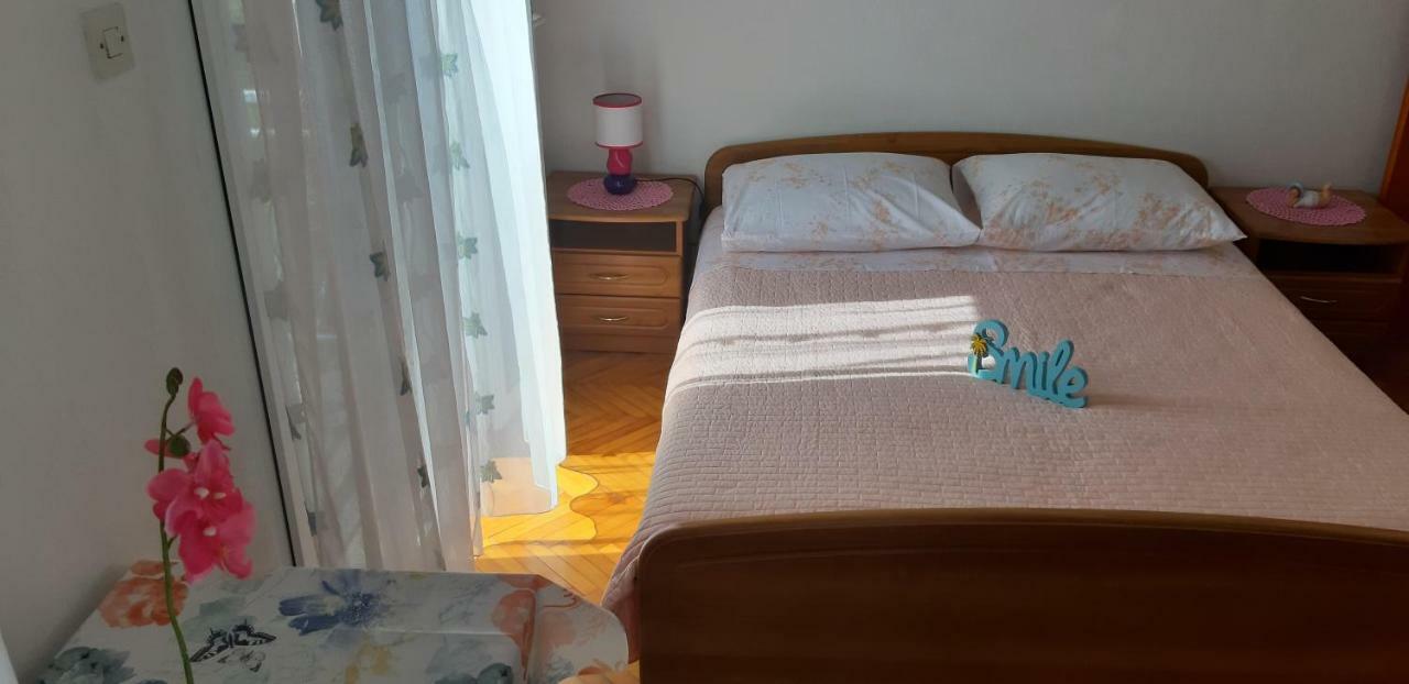Apartman Lorena Stari Grad  Exterior foto