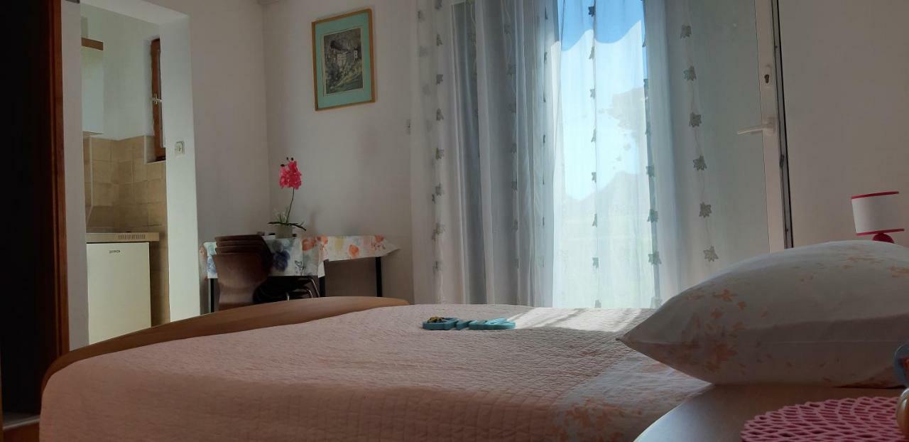 Apartman Lorena Stari Grad  Exterior foto